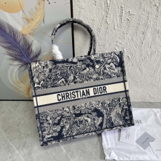 Christian Dior Shopping Bags